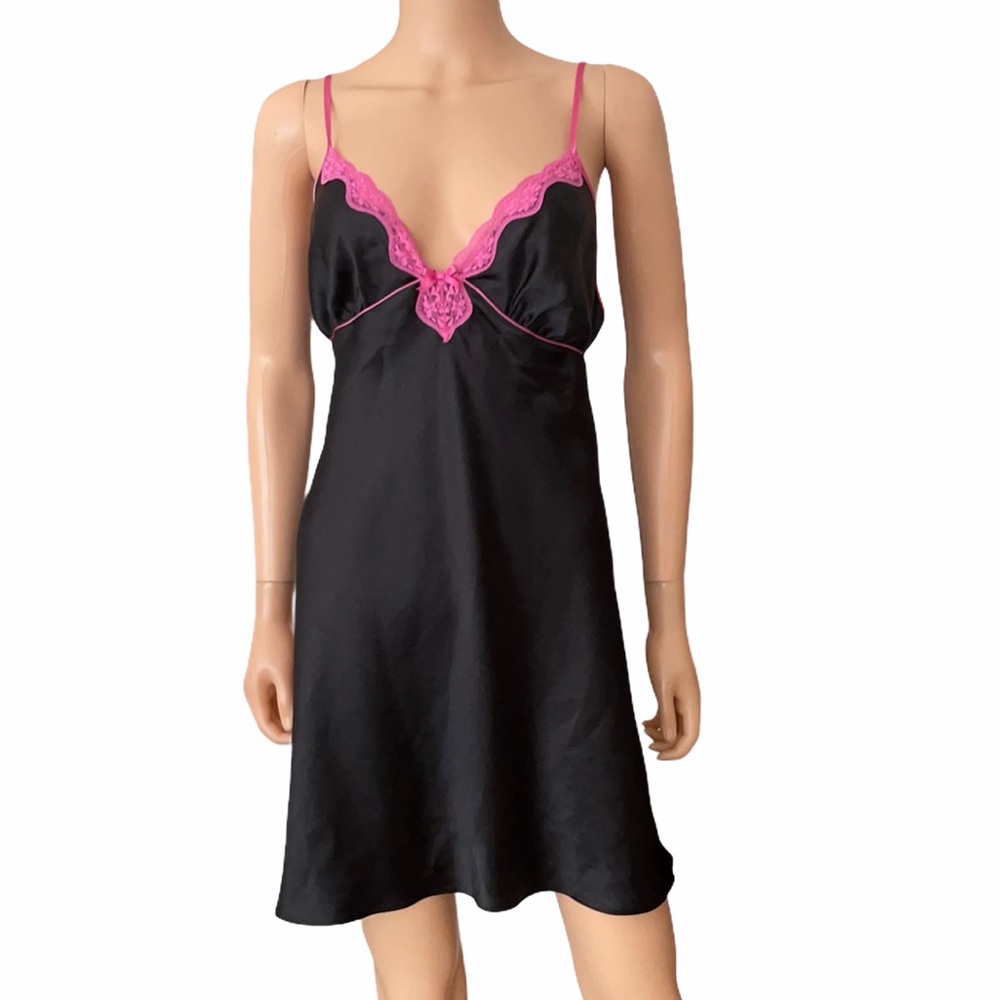 NWOT Linea Donatella Black Body Pink Lace